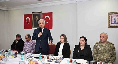 Muş Valisi Çakır, şehit aileleri ve gazilerle iftar sofrasında buluştu