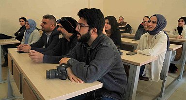 Muş'un usta fotoğrafçısı öğrencilere fotoğrafçılığı anlattı