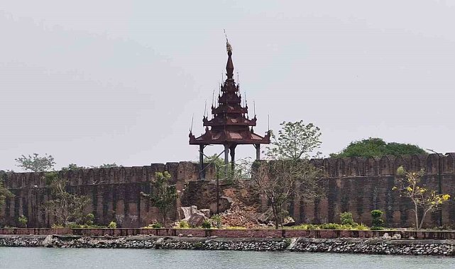 Myanmar'da 7.7 ve 6.4 büyüklüğünde deprem