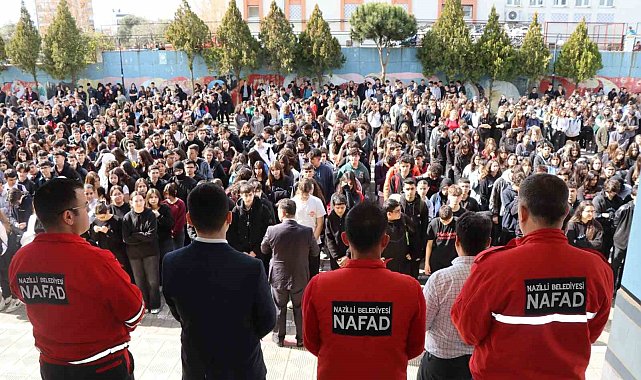 NAFAD ekibi Deprem Haftası'nda liselerde Afet Farkındalık Eğitimi verdi
