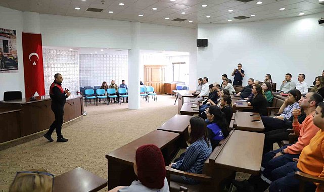 Nazilli Belediyesi personeline yangın güvenliği eğitimi verildi