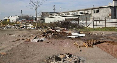 Nilüfer'de görüntü kirliliğine neden olan çadırlar kaldırıldı