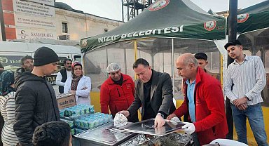 Nizip Belediyesi, iftar sofralarıyla yüzlerce vatandaşı ağırlıyor