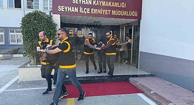 O anlar kamerada: Silikon maskeli şüpheliler kalaşnikofla yakalandı
