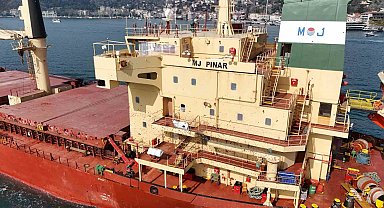 Odessa'da saldırıya uğrayan yük gemisi İstanbul Boğazı'ndan geçti