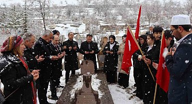 Oltulu Yusuf Ziya Bey mezarı başında anıldı