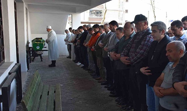Ölüm onu teravih namazı çıkışında bulmuştu: Son yolculuğuna uğurlandı