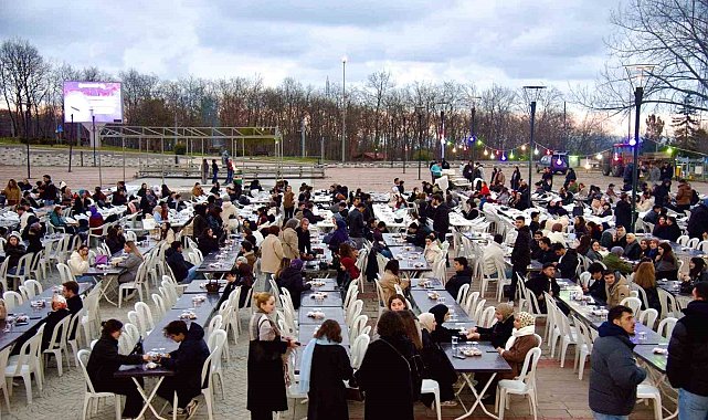 OMÜ'de protokol ve 4 bin 500 öğrenci iftarda buluştu