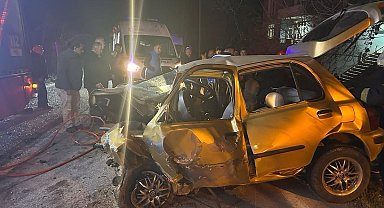 Ordu'da 2 otomobil kafa kafaya çarpıştı: 1 ölü, 1 yaralı