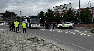 Ordu'da arızalanan otobüs yol ortasında kaldı, yolcular başka bir otobüse taşındı