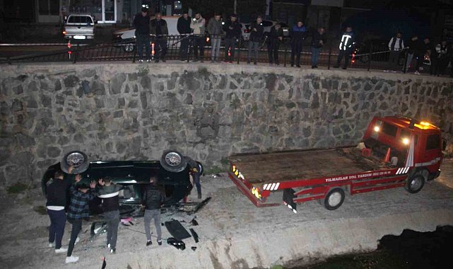 Ordu'da otomobil dere yatağına yuvarlandı: 2 yaralı