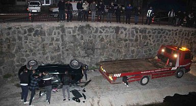 Ordu'da otomobil dere yatağına yuvarlandı: 2 yaralı