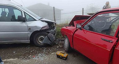 Ordu'da otomobiller çarpıştı: 3'ü ağır 6 yaralı