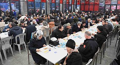 Osmangazi'nin iftar sofraları dolup taşıyor