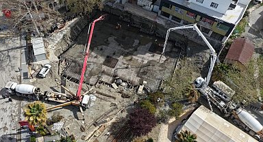 Osmaniye'de depremde hasar gören cami yeniden inşa ediliyor