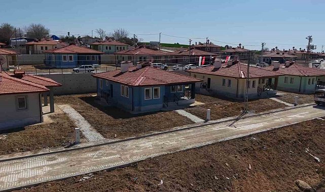 Osmaniye'de yapımı tamamlanan 32 köy evinin daha anahtar teslimi yapıldı