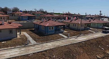Osmaniye'de yapımı tamamlanan 32 köy evinin daha anahtar teslimi yapıldı