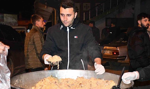 Osmanlı devletinin kurulduğu topraklar olan Söğütte 700 yıllık 'Kadir Pilavı' geleneği yaşatıldı