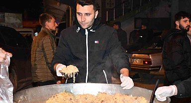 Osmanlı devletinin kurulduğu topraklar olan Söğütte 700 yıllık 'Kadir Pilavı' geleneği yaşatıldı