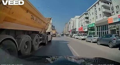 Otomobilin önüne manevra yapan kamyon kamerada