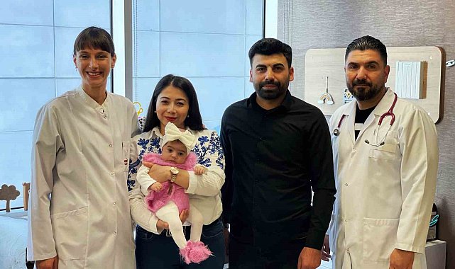 Özofagus atrezisi olan yeni doğan bebeğe üç kesiden yemek borusu yapıldı