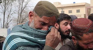 Pakistan'daki tren saldırısında ölü sayısı 31'e yükseldi