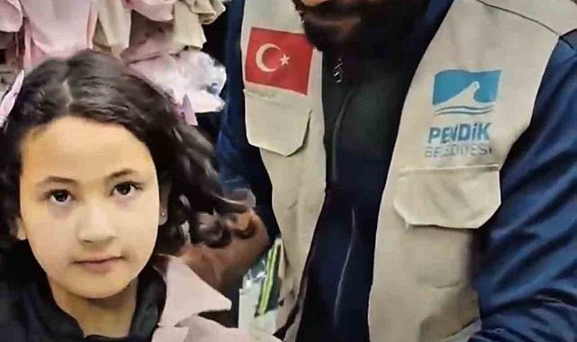 Pendik Belediyesinin hazırladığı bayramlıklar Gazzeli çocuklara ulaştı