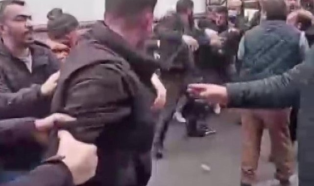 Pendik'te ara gaz kavgası: Motokurye ile cemaat birbirine girdi