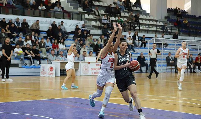 Play- Off'u garantileyen Turgutlu Belediyesi yine galip