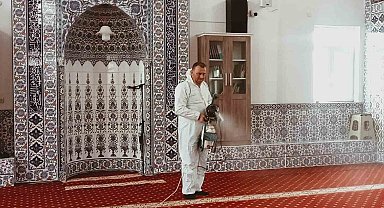 Ramazan ayı boyunca camilerde hijyen çalışmaları devam ediyor
