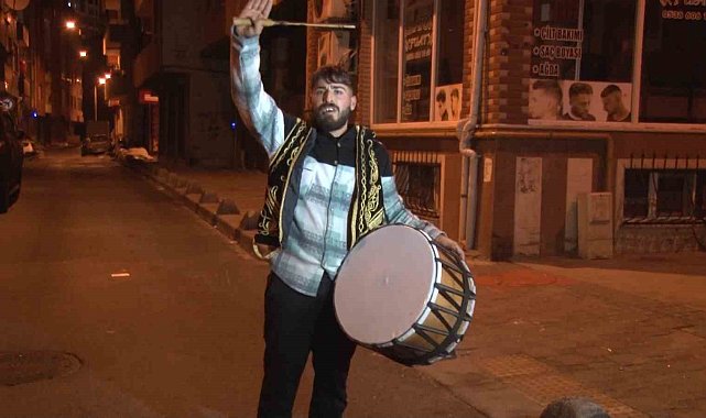 Ramazan ayının ilk sahurunda davulcular sokağa indi, fırınlarda ekmek kuyruğu oluştu