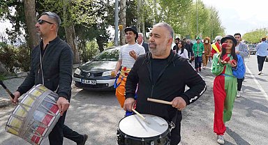 Ramazan Bayramı kortejinde çocuklar doyasıya eğlendi