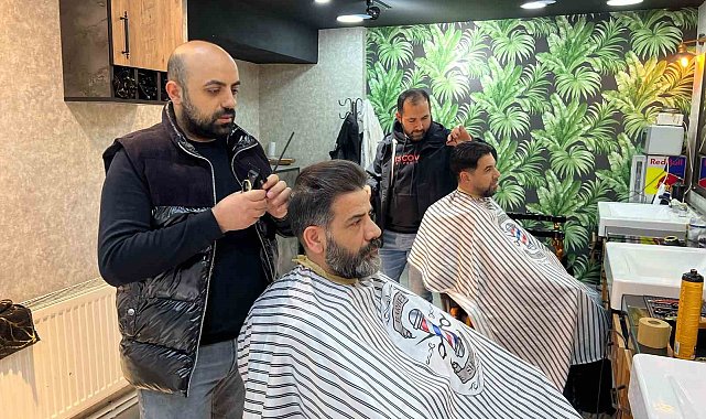 Ramazan Bayramı'nın yaklaşmasıyla kuaförlerin işi yoğunlaştı