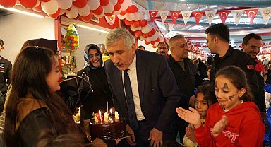 Ramazan Çarşısı'ndaki etkinlikler büyük ilgi görüyor
