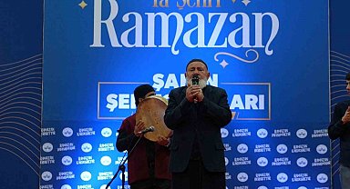 Ramazan etkinliklerinde tasavvuf müziği sanatçısı Turgut Kırgıl sahne aldı