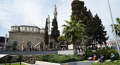 Ramazan'ın son cumasında camiler doldu taştı
