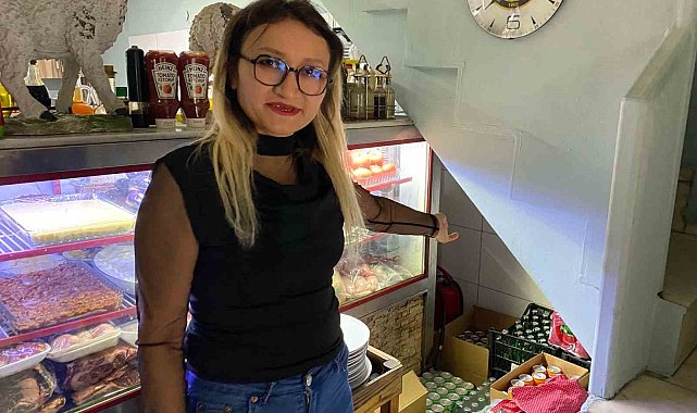 Restorana giren hırsız kasayı kaldıramayınca sürükleyerek götürdü