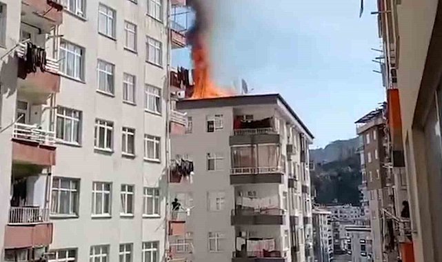 Rize'de çatı yangını