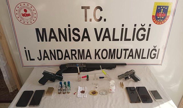 Ruhsatsız silahlarla yakalandılar