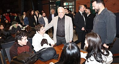 Şadi Özdemir üniversite öğrencileriyle sahurda buluştu