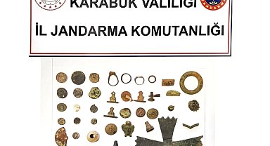 Safranbolu'da araçta 43 parça tarihi eser ele geçirildi