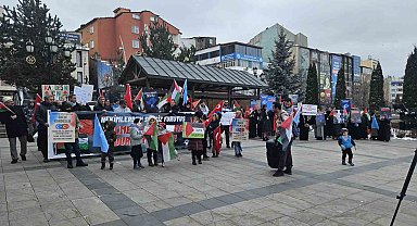 Sağlık çalışanları sessiz yürüyüşlerini sürdürdü