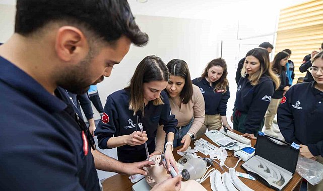 Sağlık personeline 'Temel Yaşam Desteği ve Entübasyon' eğitimi verildi
