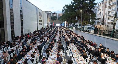Şahin Niziplilerle iftar sofrasında buluştu