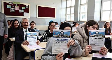 Şahinbey Belediyesi'nden öğrencilere 3 milyondan fazla deneme seti desteği