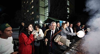 Şahinbey Belediyesi'nden öğrencilere sahur ikramı