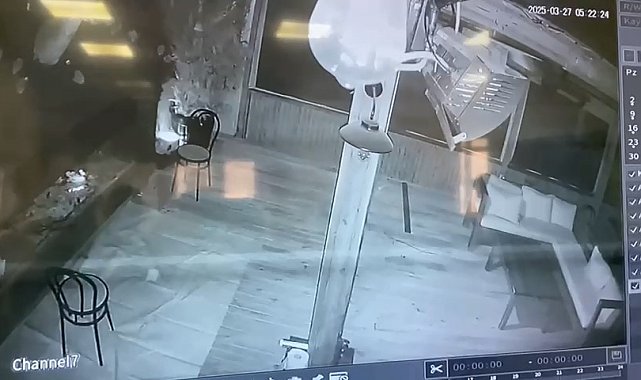 Sahurda yapılan mangalın ateşi oteli yakmış