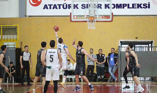 Sakarya Büyükşehir basket takımı turu geçti