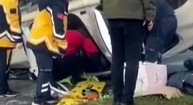 Sakarya'da kavşakta iki otomobil çarpıştı: 1 ölü, 3 yaralı