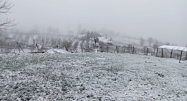 Sakarya'nın yüksek kesimleri beyaza büründü
